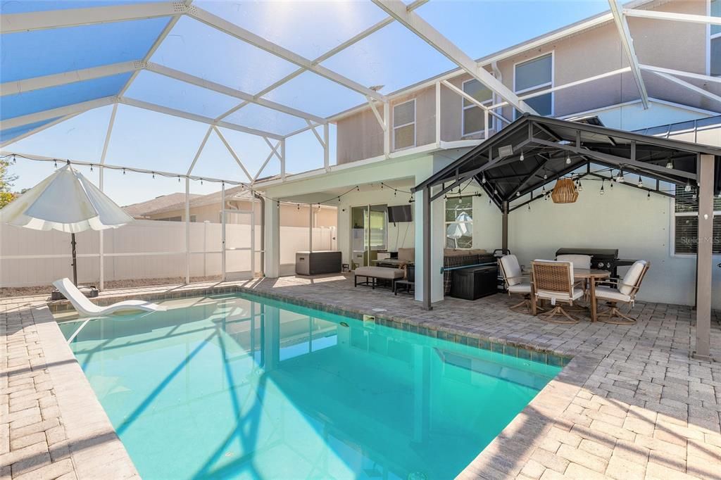 For Sale: $525,000 (5 beds, 2 baths, 2534 Square Feet)