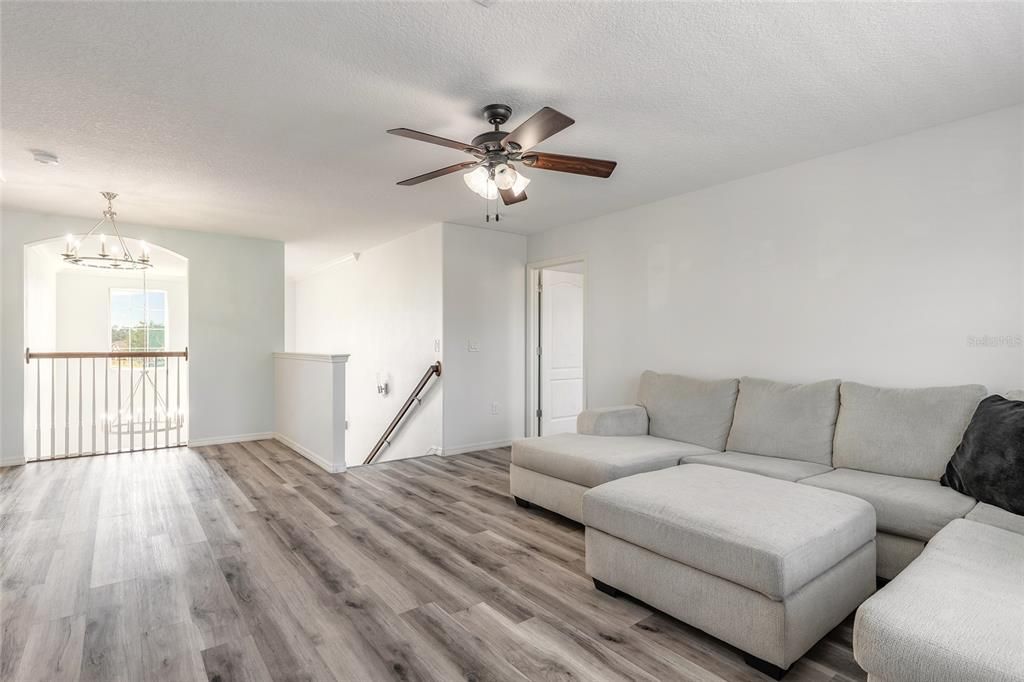 For Sale: $525,000 (5 beds, 2 baths, 2534 Square Feet)