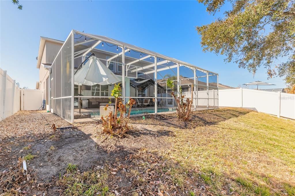 For Sale: $525,000 (5 beds, 2 baths, 2534 Square Feet)