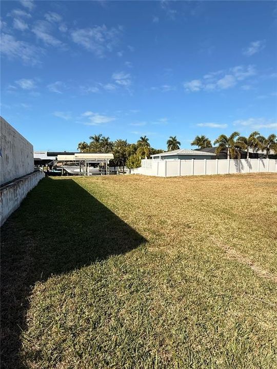 待售: $225,000 (0.34 acres)