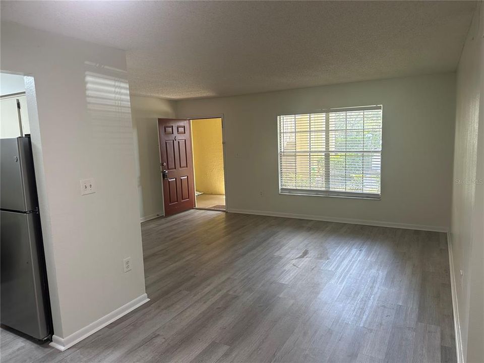 Activo con contrato: $1,700 (2 camas, 2 baños, 920 Pies cuadrados)