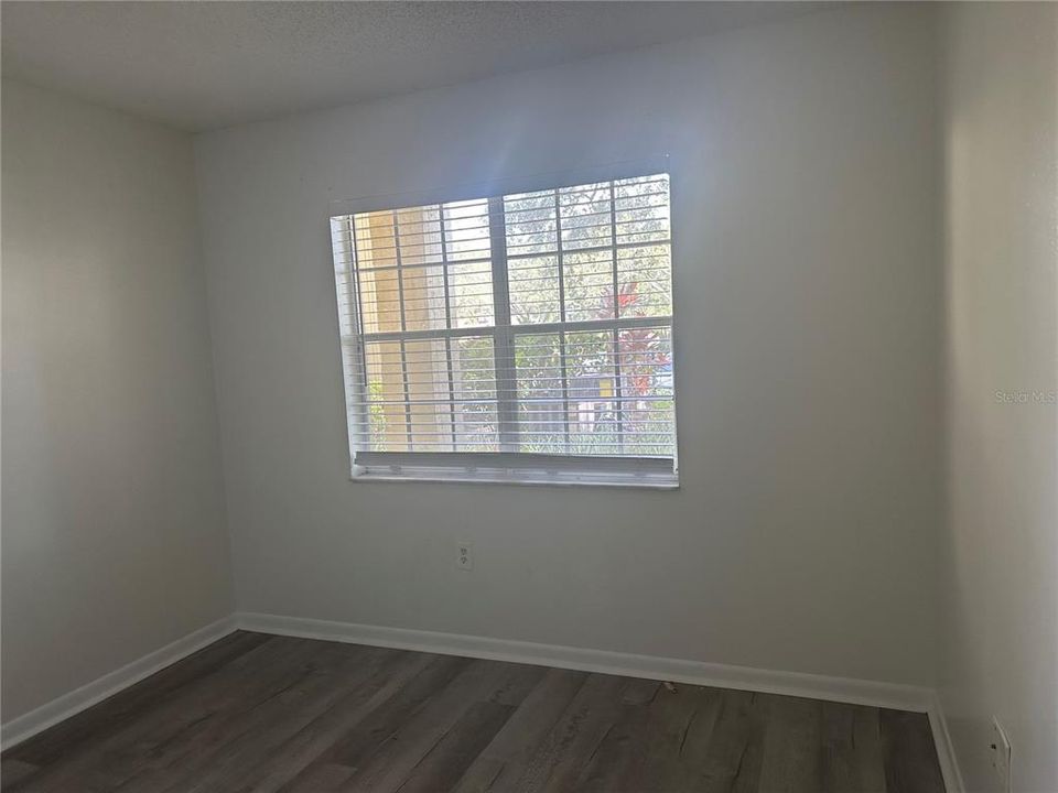 Activo con contrato: $1,700 (2 camas, 2 baños, 920 Pies cuadrados)