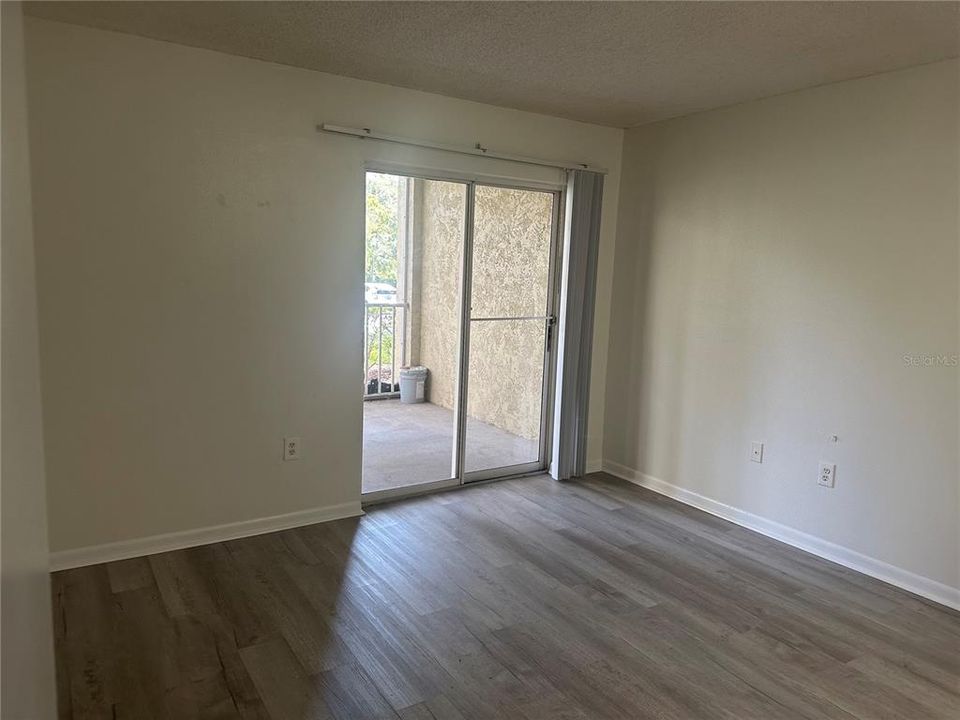 Activo con contrato: $1,700 (2 camas, 2 baños, 920 Pies cuadrados)