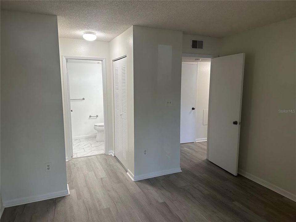 Activo con contrato: $1,700 (2 camas, 2 baños, 920 Pies cuadrados)