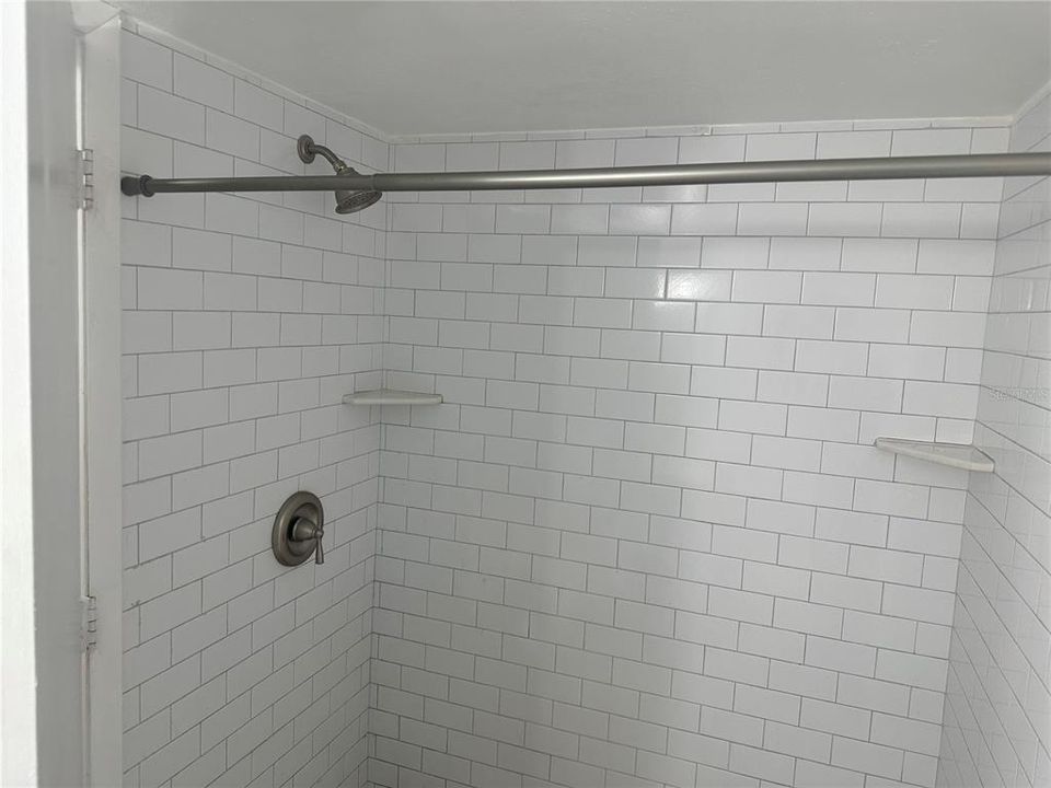 Activo con contrato: $1,700 (2 camas, 2 baños, 920 Pies cuadrados)