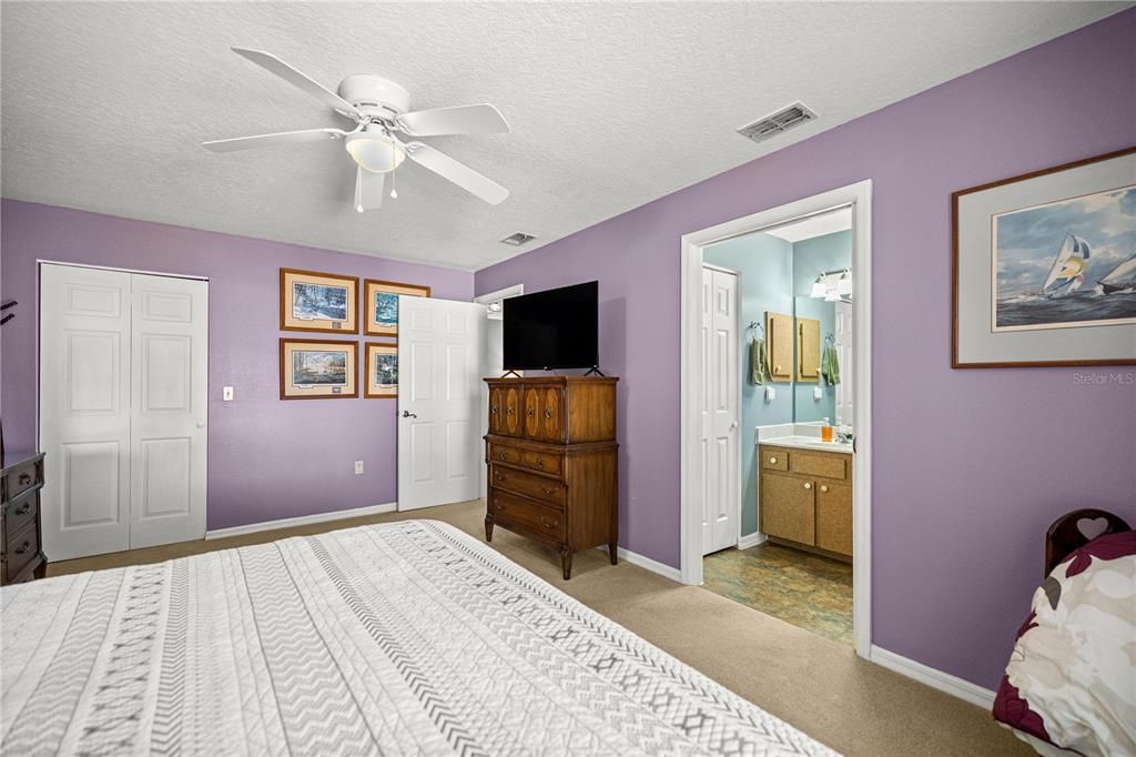 For Sale: $299,000 (3 beds, 2 baths, 1348 Square Feet)