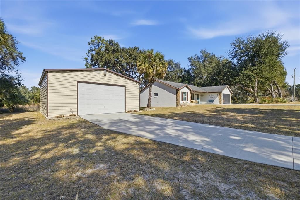 For Sale: $299,000 (3 beds, 2 baths, 1348 Square Feet)