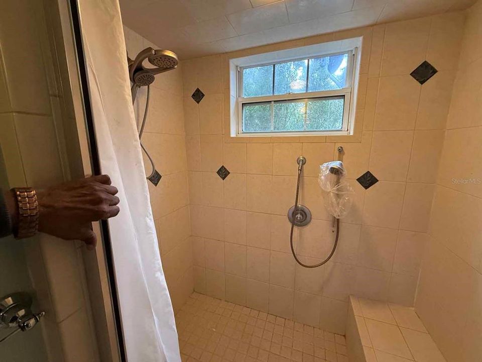 En Venta: $575,000 (3 camas, 2 baños, 1910 Pies cuadrados)