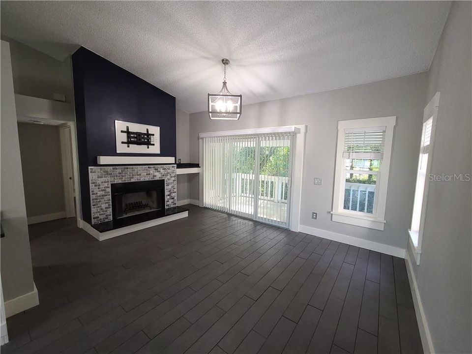 For Rent: $1,800 (2 beds, 2 baths, 1160 Square Feet)