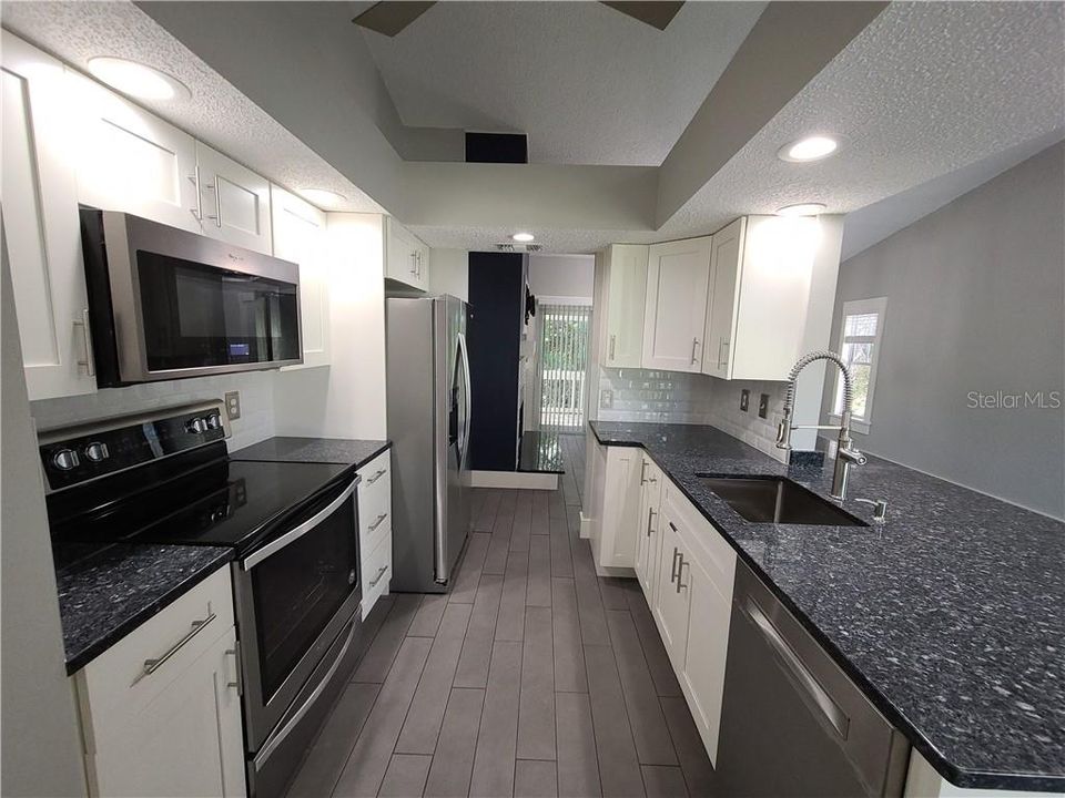 For Rent: $1,800 (2 beds, 2 baths, 1160 Square Feet)