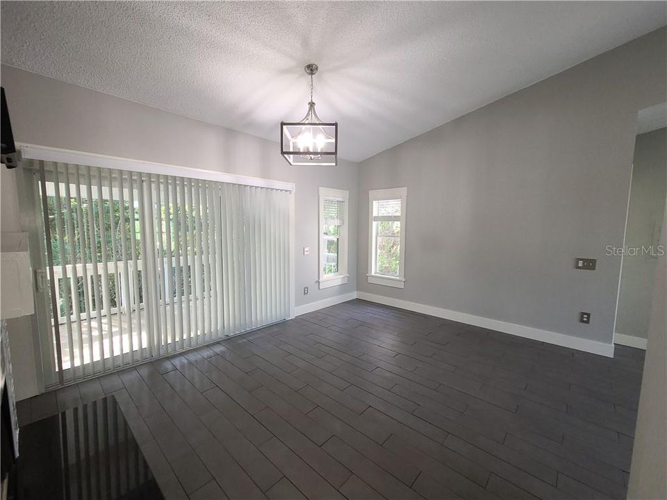 For Rent: $1,800 (2 beds, 2 baths, 1160 Square Feet)