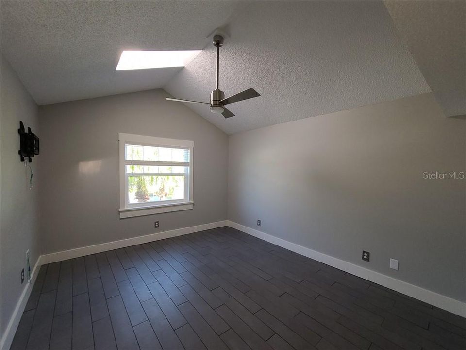 For Rent: $1,800 (2 beds, 2 baths, 1160 Square Feet)
