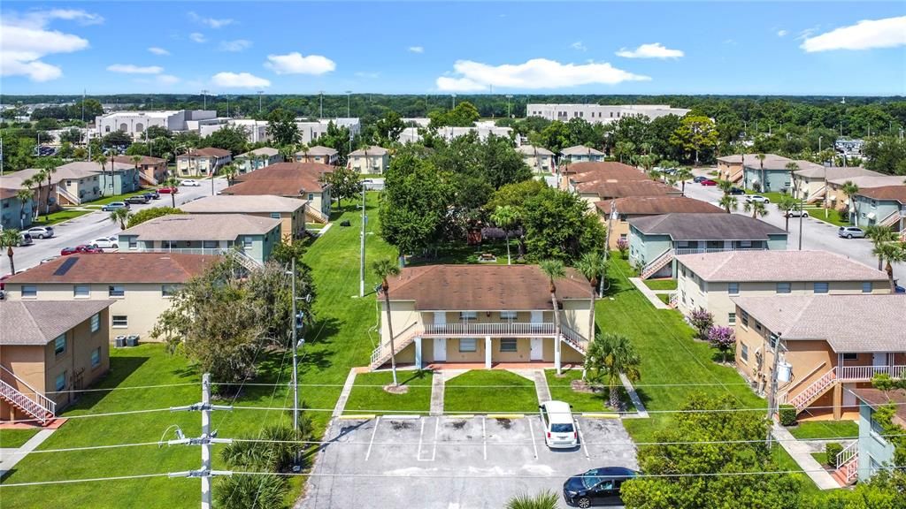 待售: $130,000 (2 贝兹, 1 浴室, 784 平方英尺)