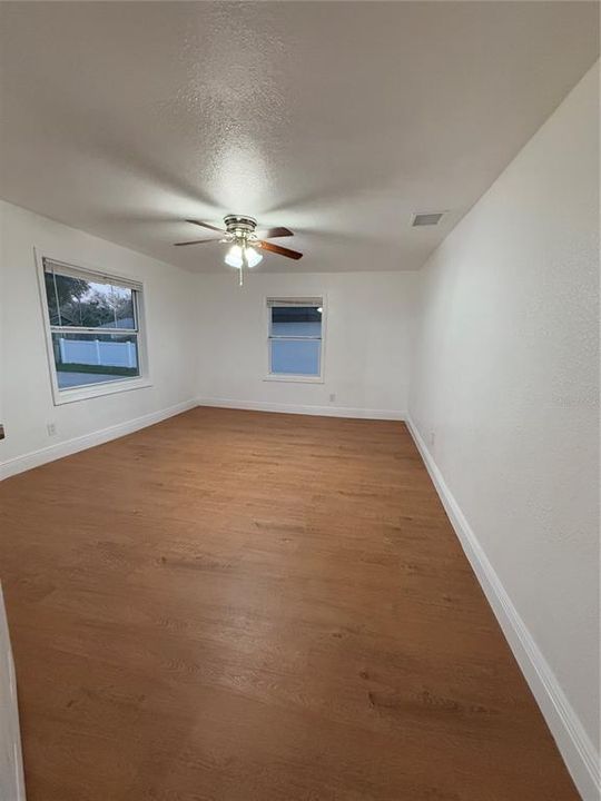 En Venta: $342,000 (2 camas, 1 baños, 914 Pies cuadrados)
