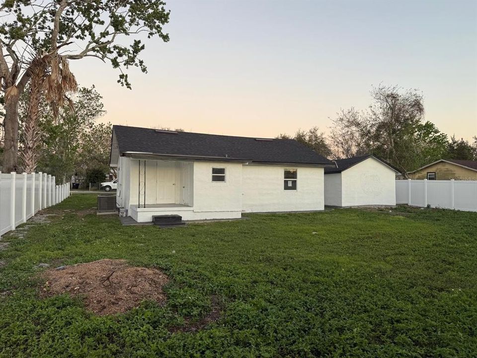 En Venta: $342,000 (2 camas, 1 baños, 914 Pies cuadrados)