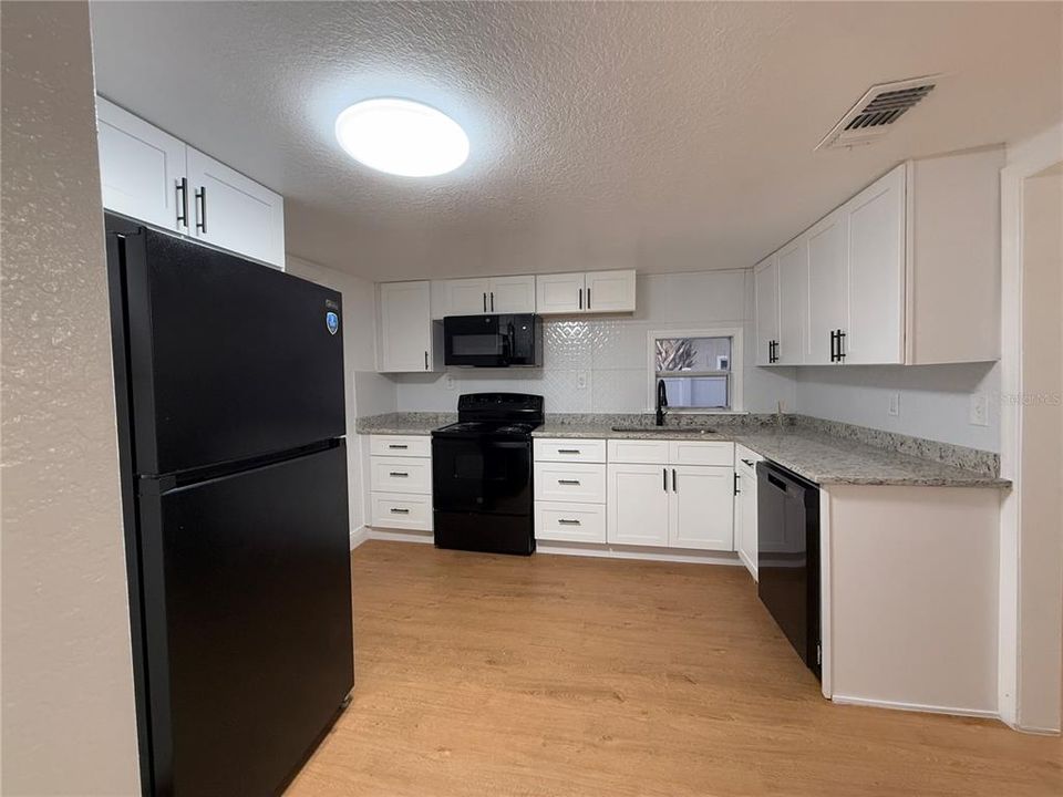 En Venta: $342,000 (2 camas, 1 baños, 914 Pies cuadrados)