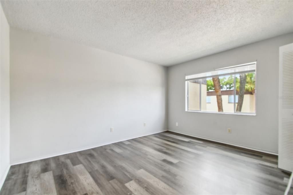 Activo con contrato: $130,000 (3 camas, 2 baños, 1140 Pies cuadrados)