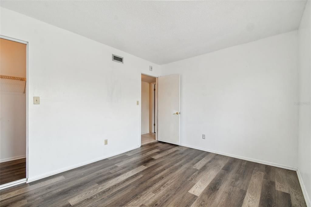 Activo con contrato: $130,000 (3 camas, 2 baños, 1140 Pies cuadrados)