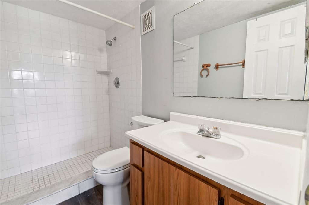 Activo con contrato: $130,000 (3 camas, 2 baños, 1140 Pies cuadrados)