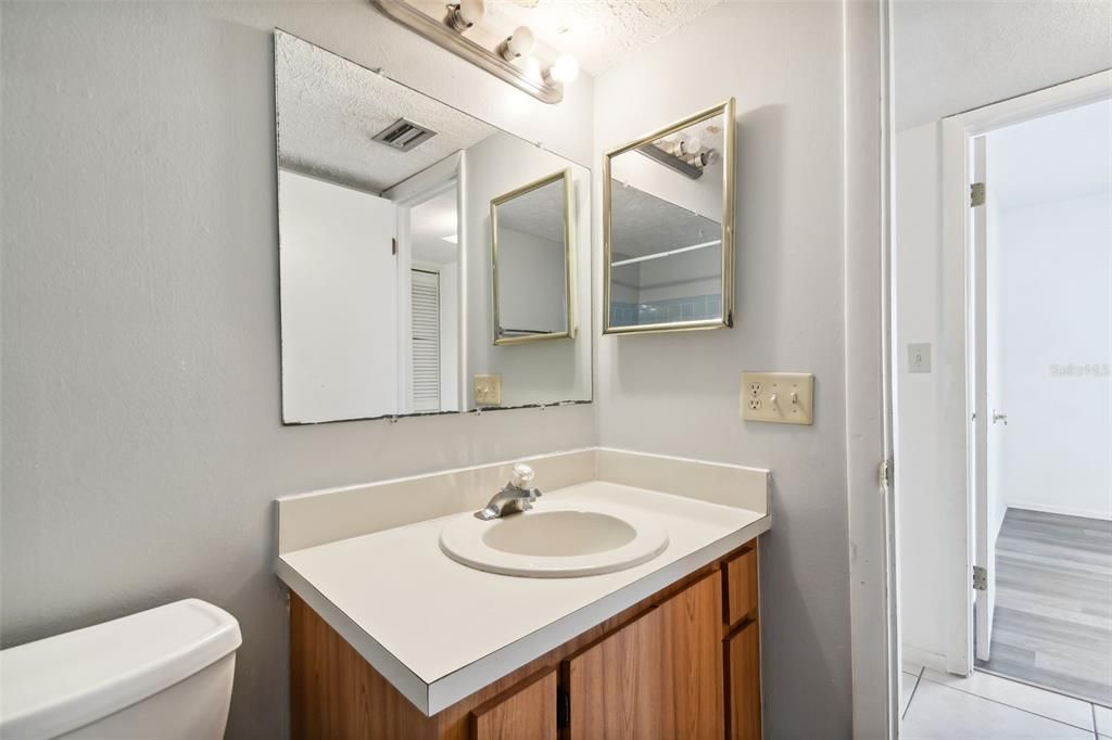 Activo con contrato: $130,000 (3 camas, 2 baños, 1140 Pies cuadrados)