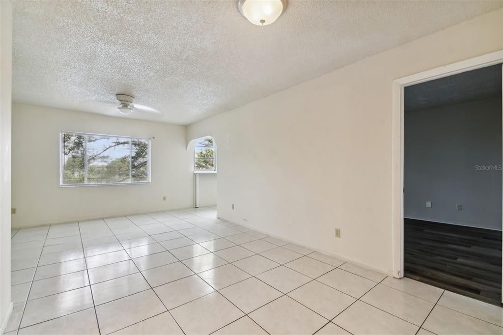 Activo con contrato: $130,000 (3 camas, 2 baños, 1140 Pies cuadrados)