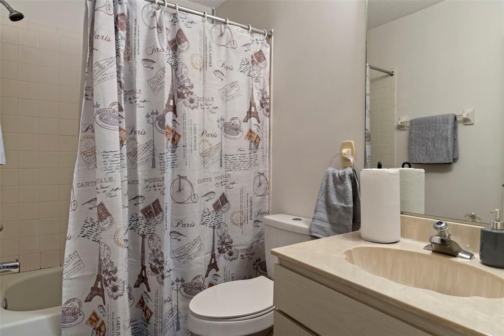 For Sale: $178,000 (2 beds, 2 baths, 1160 Square Feet)