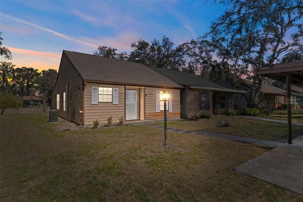 For Sale: $178,000 (2 beds, 2 baths, 1160 Square Feet)