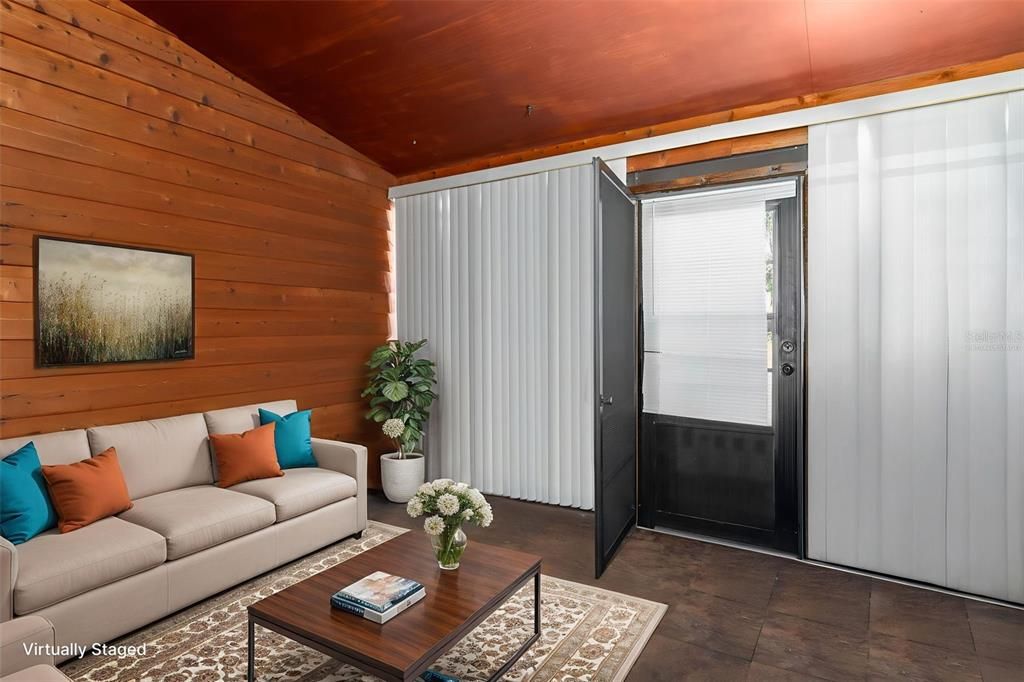 For Sale: $178,000 (2 beds, 2 baths, 1160 Square Feet)