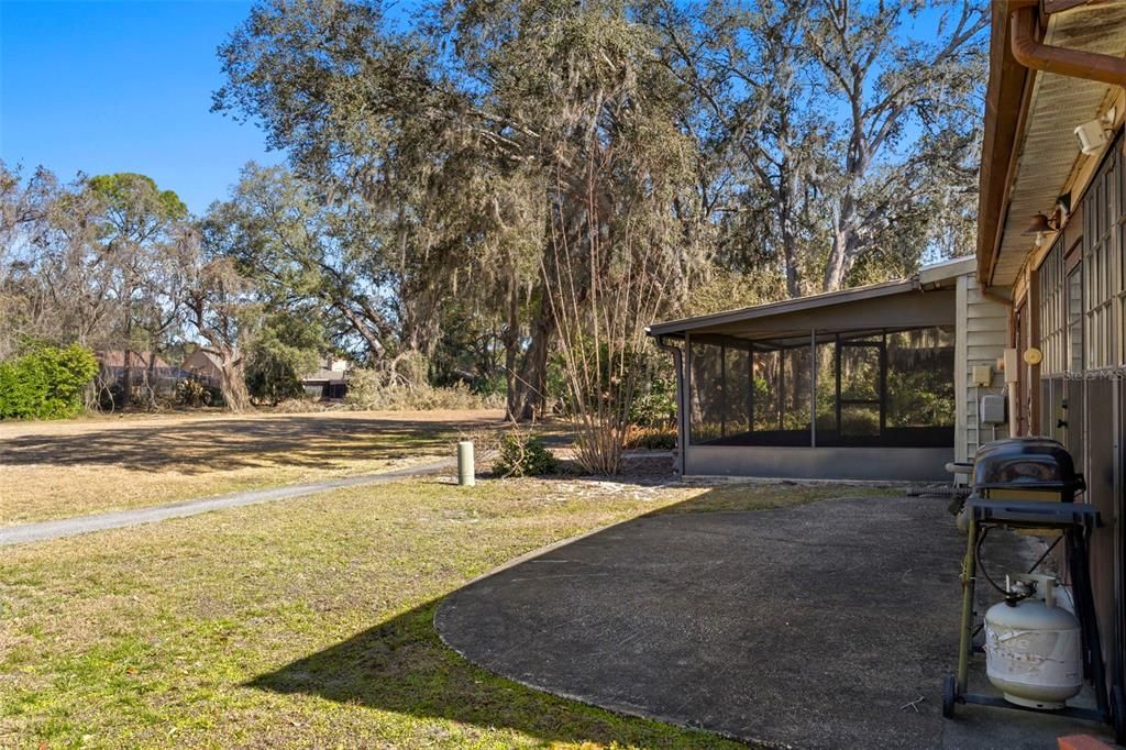 For Sale: $178,000 (2 beds, 2 baths, 1160 Square Feet)