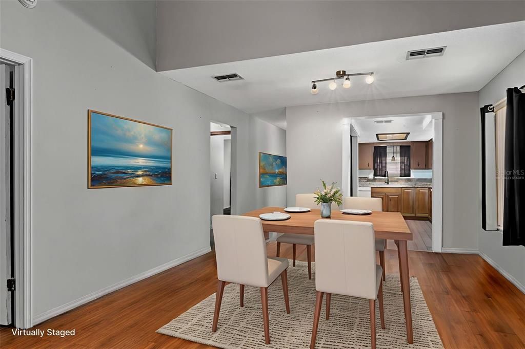 For Sale: $178,000 (2 beds, 2 baths, 1160 Square Feet)