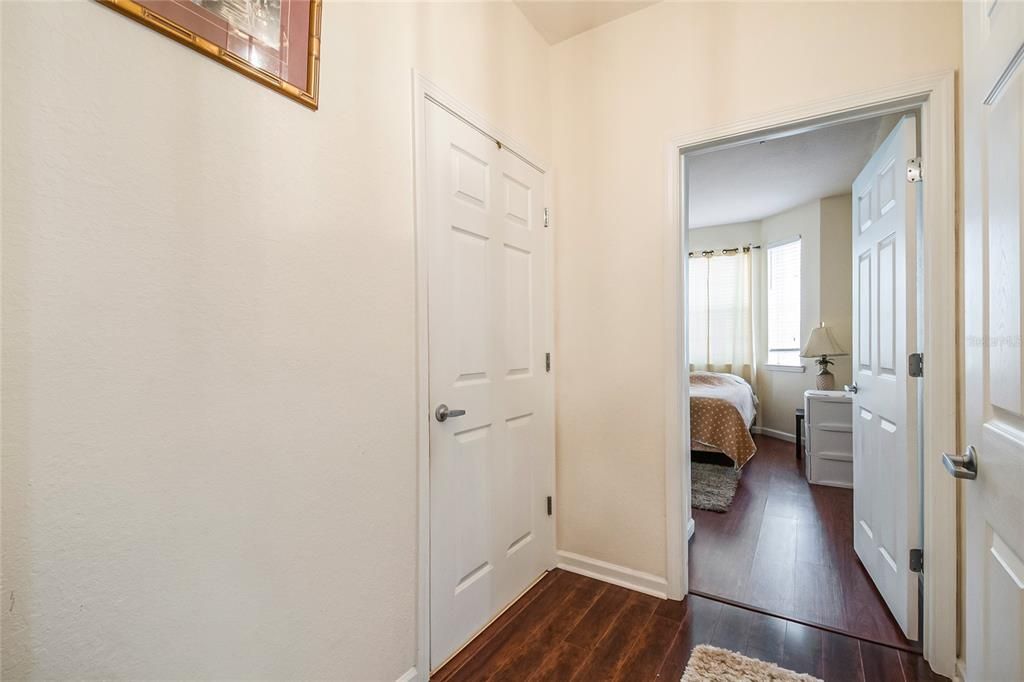 На продажу: $189,900 (2 спален, 2 ванн, 1261 Квадратных фут)