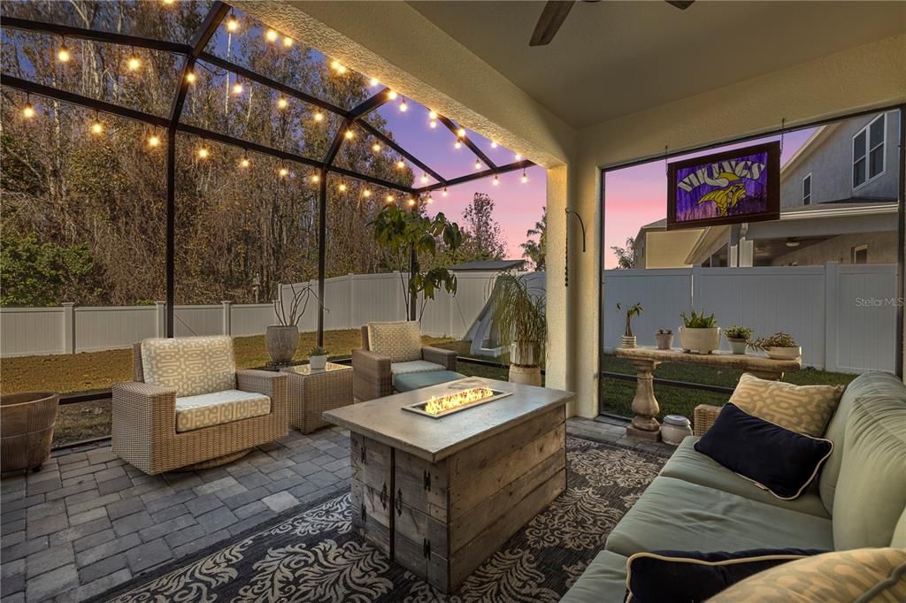Activo con contrato: $569,000 (5 camas, 3 baños, 3196 Pies cuadrados)