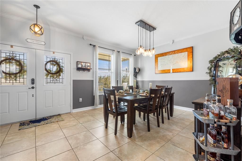 Activo con contrato: $569,000 (5 camas, 3 baños, 3196 Pies cuadrados)