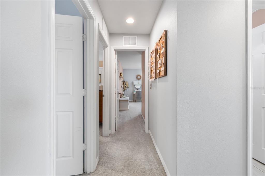 Activo con contrato: $569,000 (5 camas, 3 baños, 3196 Pies cuadrados)