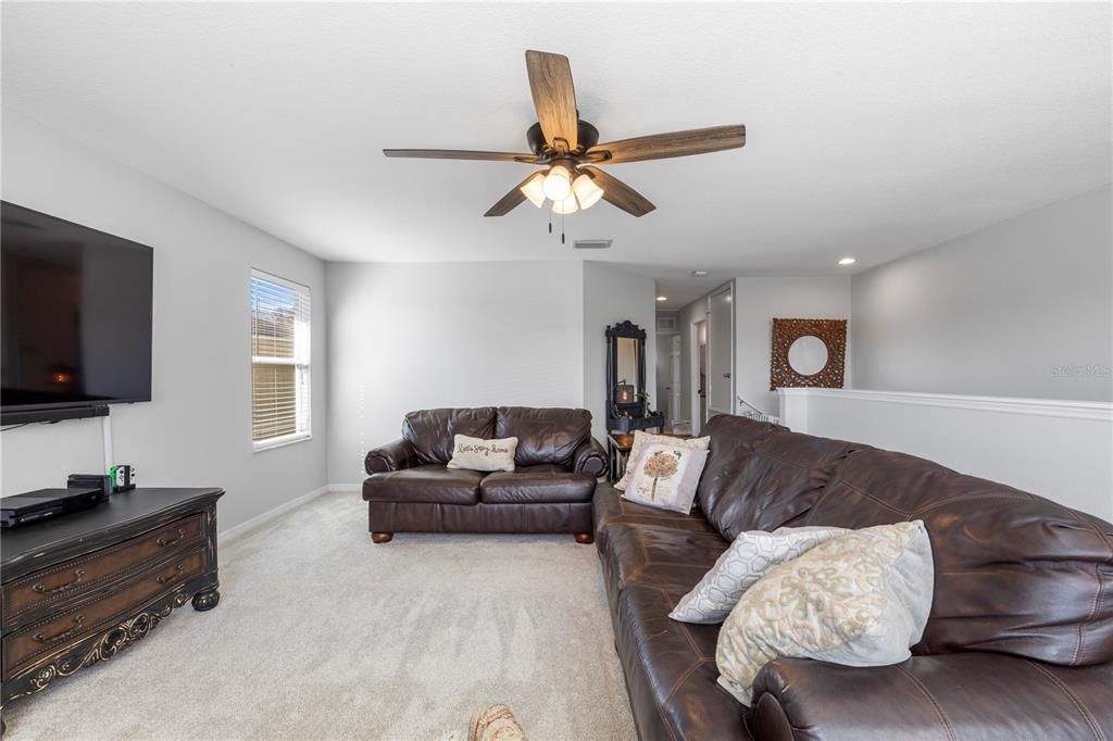 Activo con contrato: $569,000 (5 camas, 3 baños, 3196 Pies cuadrados)