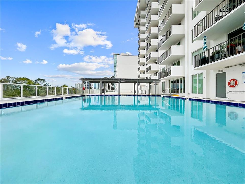 Recently Rented: $2,200 (1 beds, 2 baths, 985 Square Feet)