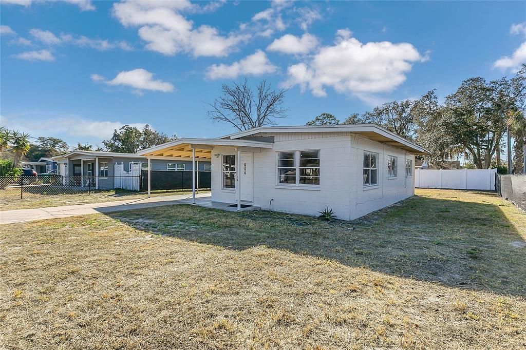 Active With Contract: $210,000 (3 beds, 1 baths, 836 Square Feet)