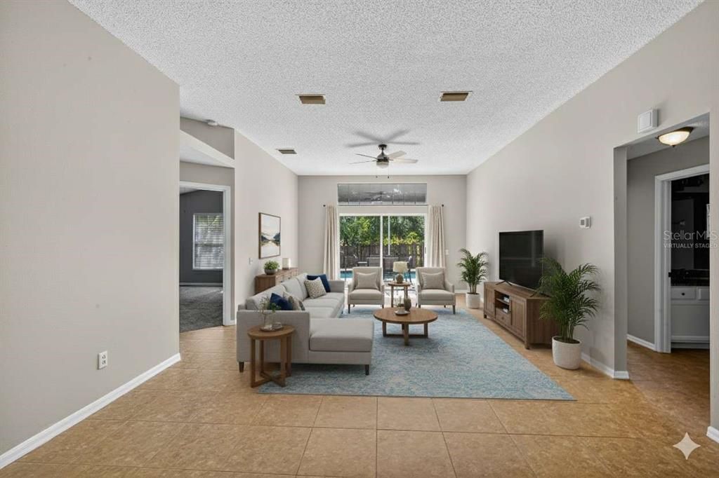 Activo con contrato: $299,000 (4 camas, 2 baños, 1665 Pies cuadrados)
