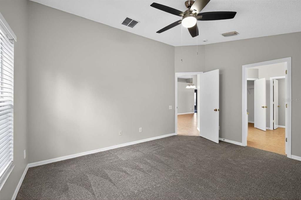 Activo con contrato: $299,000 (4 camas, 2 baños, 1665 Pies cuadrados)