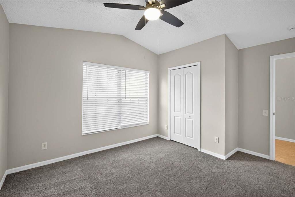 Activo con contrato: $299,000 (4 camas, 2 baños, 1665 Pies cuadrados)