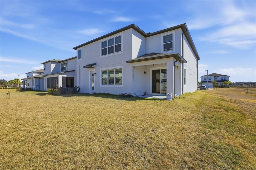 Activo con contrato: $570,000 (5 camas, 4 baños, 3531 Pies cuadrados)