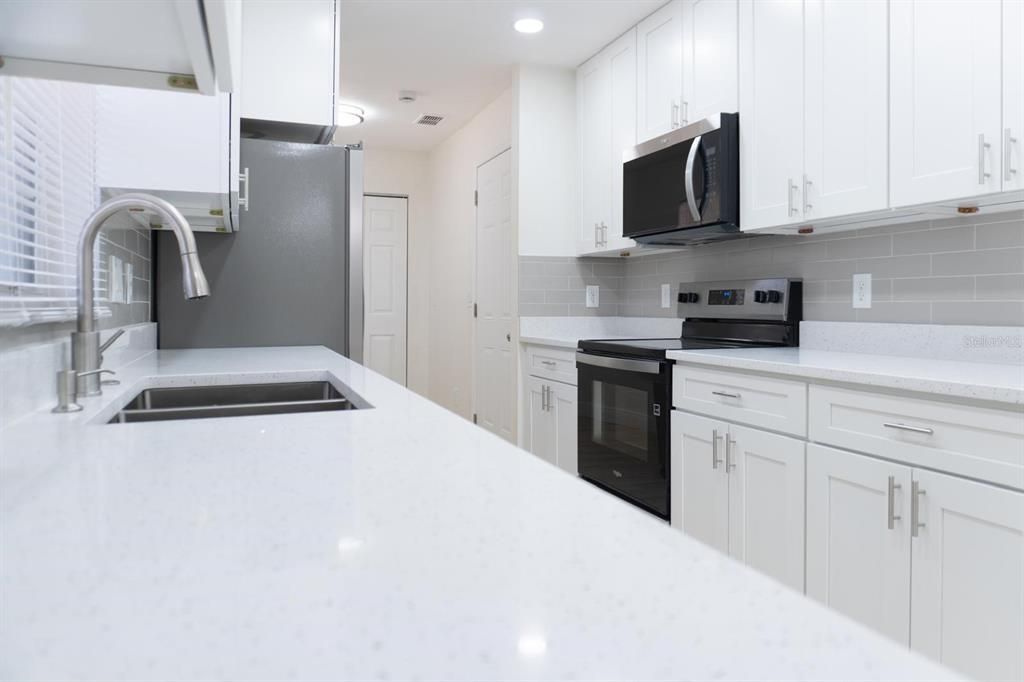 Activo con contrato: $219,900 (3 camas, 2 baños, 1164 Pies cuadrados)