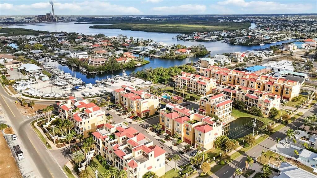 На продажу: $749,000 (4 спален, 2 ванн, 2811 Квадратных фут)