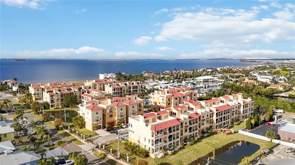 На продажу: $749,000 (4 спален, 2 ванн, 2811 Квадратных фут)