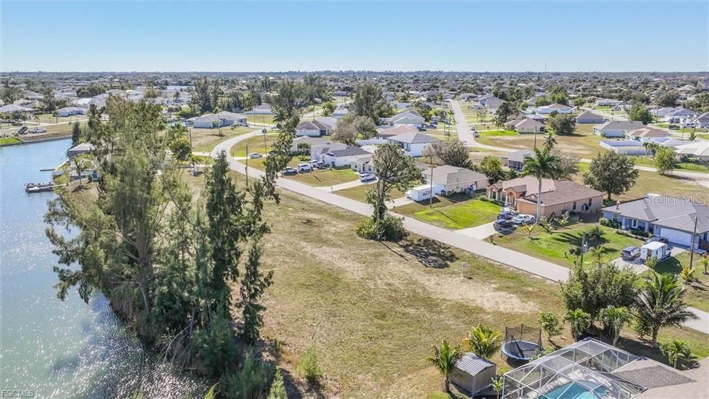 На продажу: $75,000 (0.24 acres)