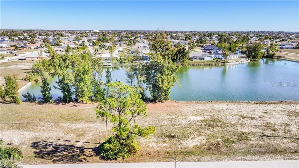 На продажу: $75,000 (0.24 acres)