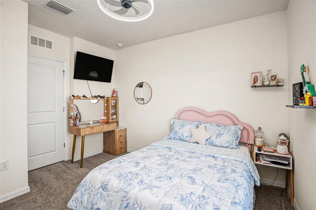 На продажу: $299,990 (3 спален, 2 ванн, 1802 Квадратных фут)