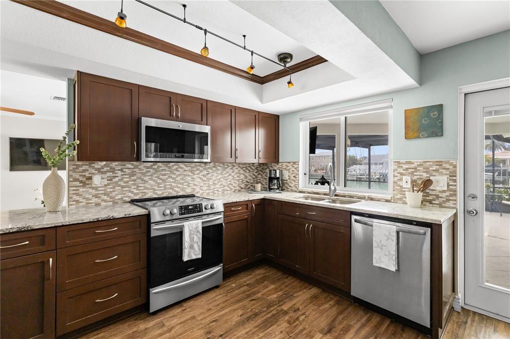 На продажу: $1,399,900 (4 спален, 3 ванн, 2076 Квадратных фут)