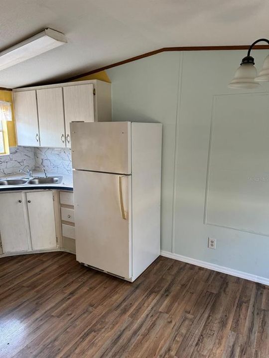 На продажу: $95,000 (2 спален, 2 ванн, 840 Квадратных фут)