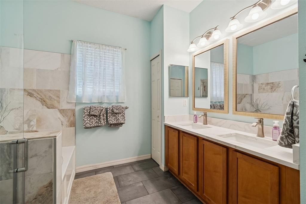 For Sale: $595,000 (5 beds, 3 baths, 2505 Square Feet)